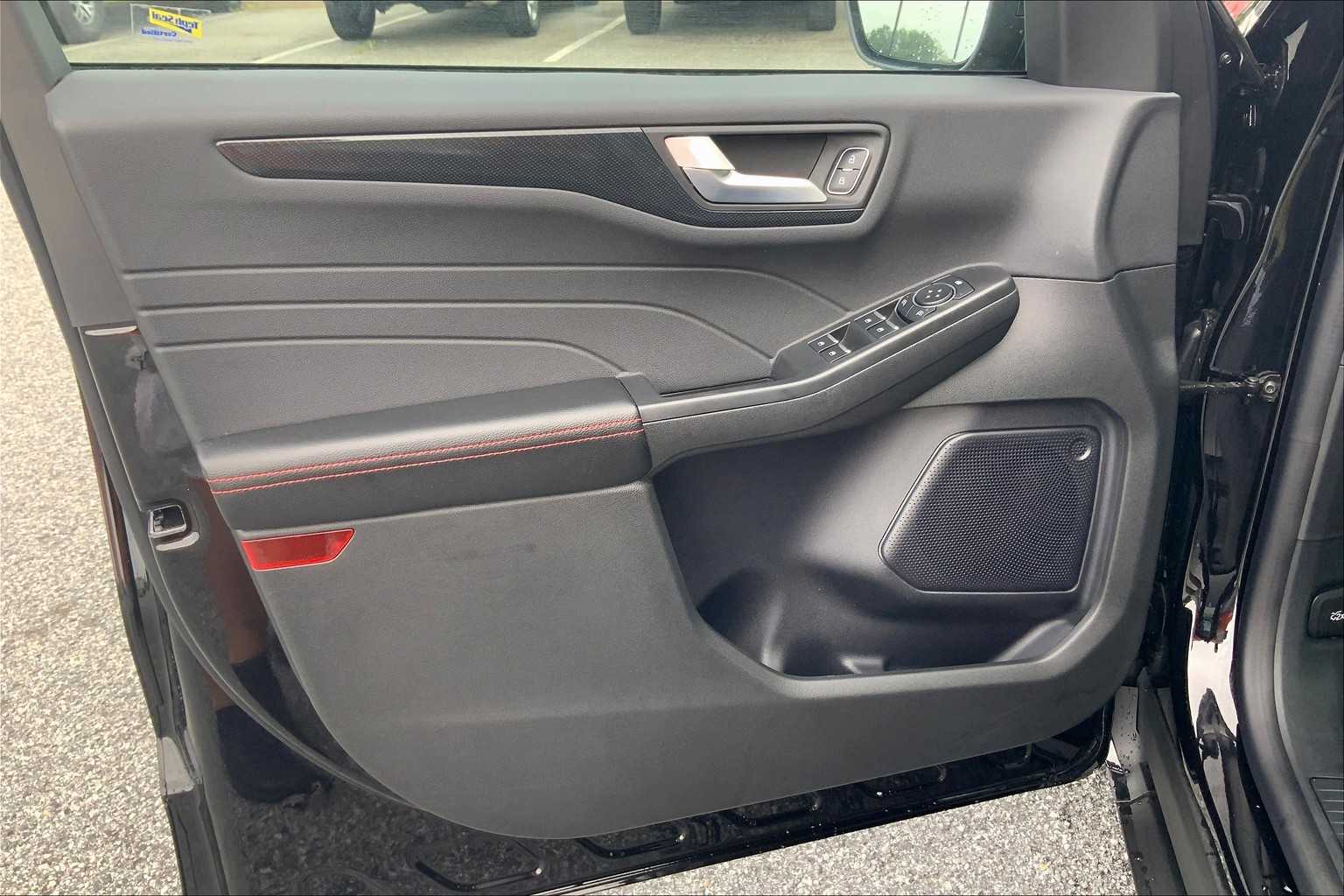 2024 Ford Escape ST-Line photo 19