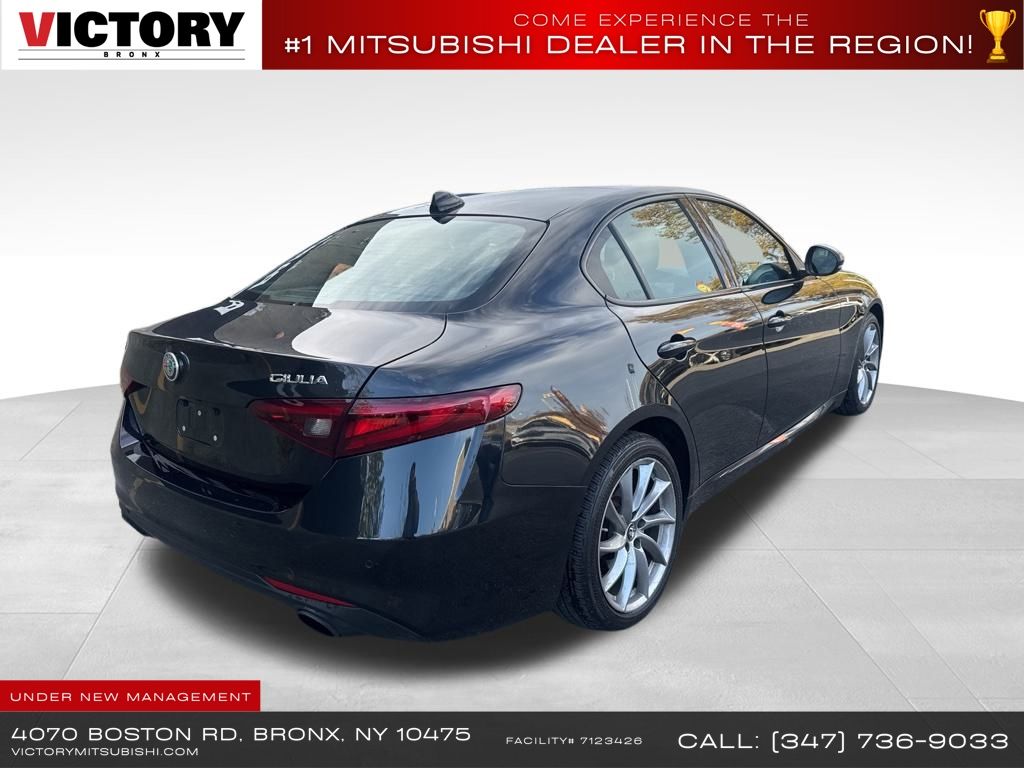 2022 Alfa Romeo Giulia Ti photo 4