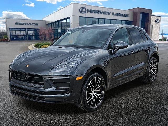2024 Porsche Macan Base's photo