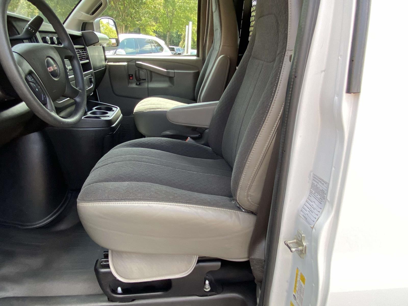 2023 Gmc Savana Cargo 2500 photo 4