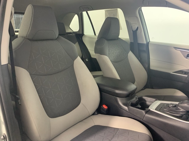 2021 Toyota RAV4 Hybrid XLE photo 23