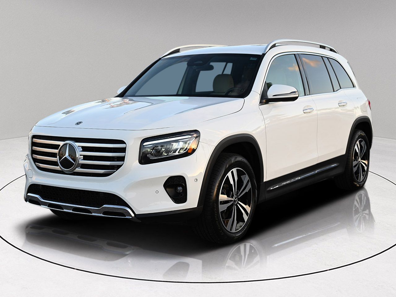 2025 Mercedes Benz GLB 250 photo 3