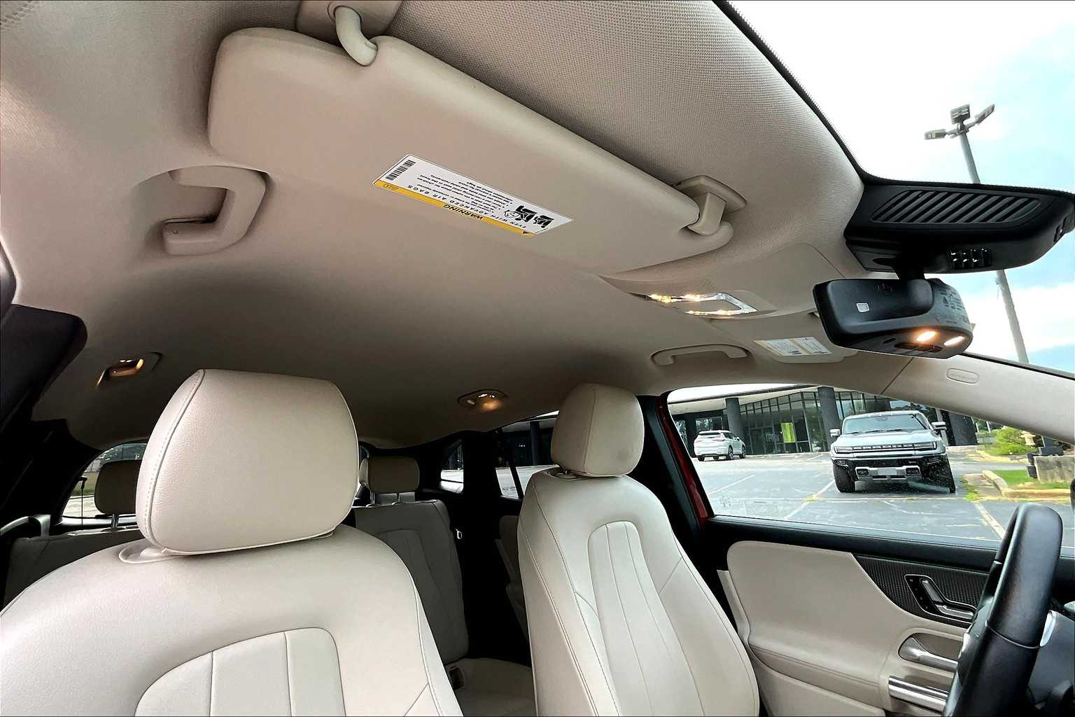 2022 Mercedes Benz GLA 250 photo 13