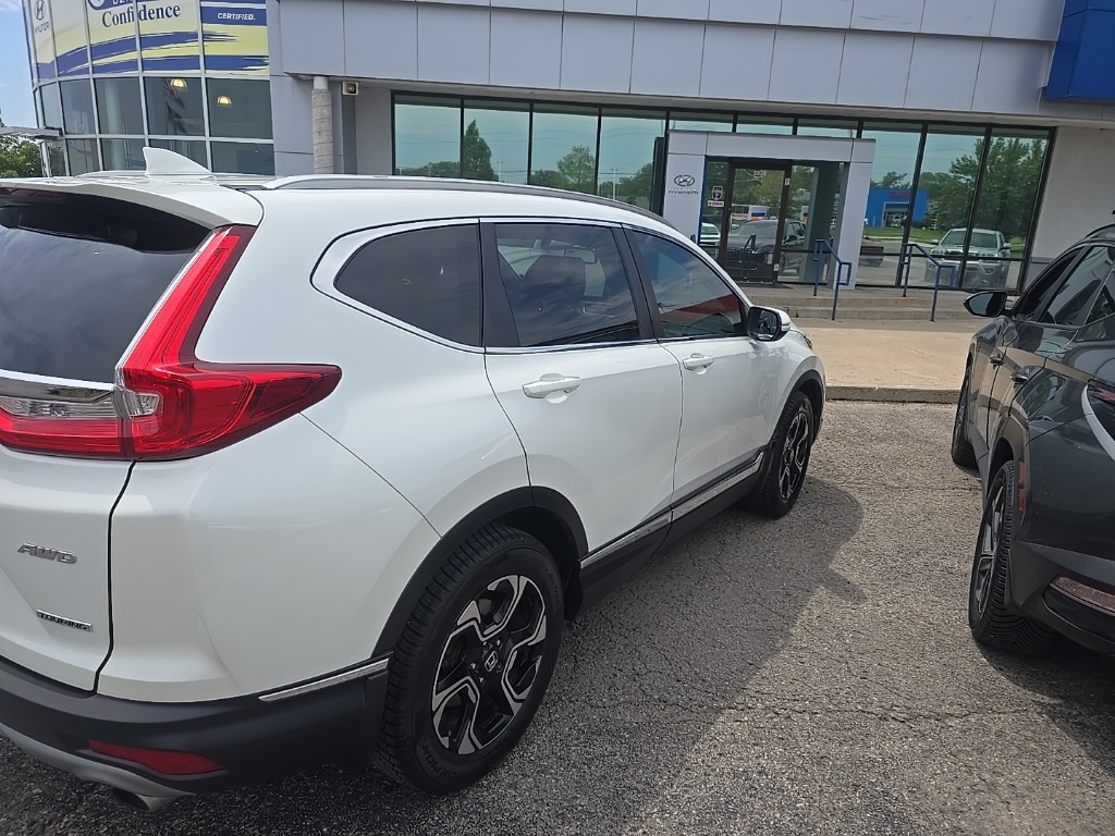 2018 Honda CR-V Touring photo 3
