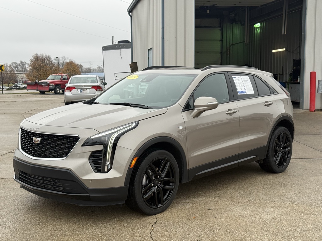 2023 Cadillac XT4 Sport photo 3