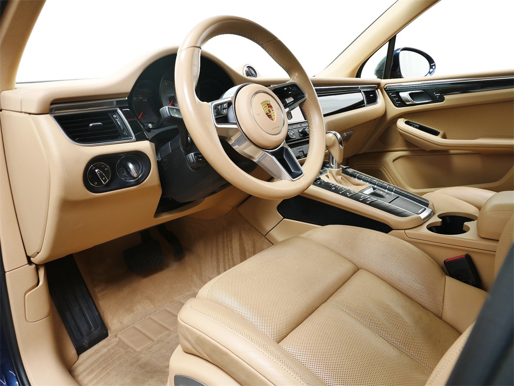 2015 Porsche Macan S photo 2