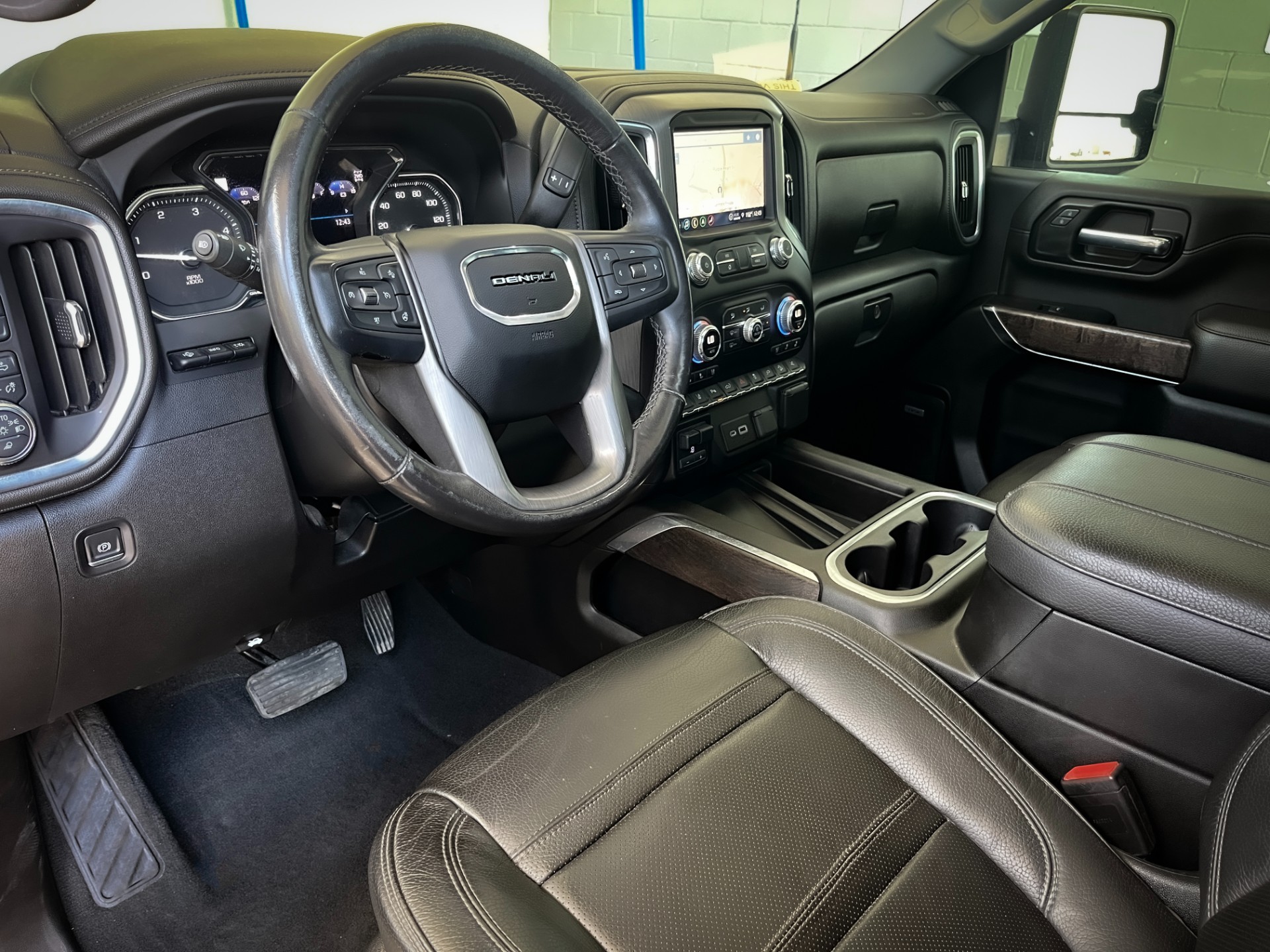 2023 Gmc Sierra 3500 Denali photo 16