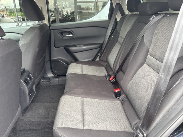 2024 Nissan Rogue SV photo 12