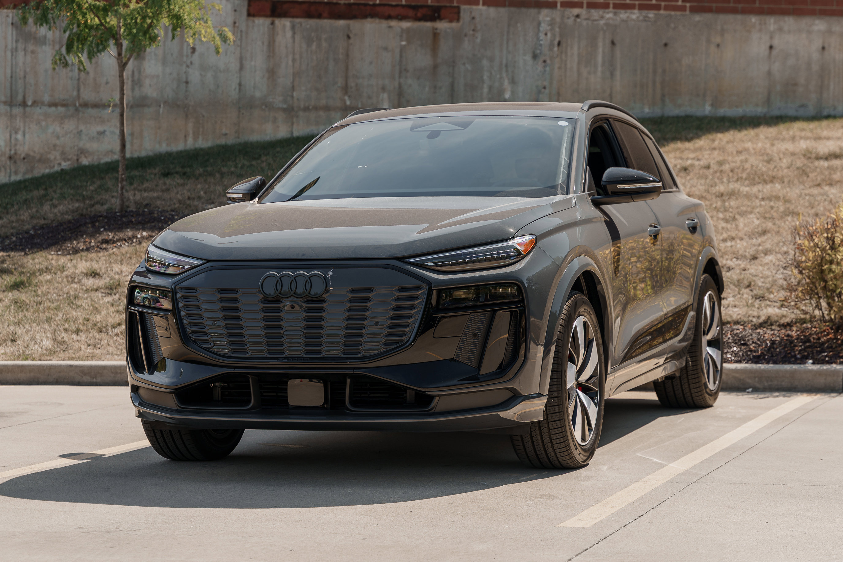 2025 Audi SQ6 photo 7