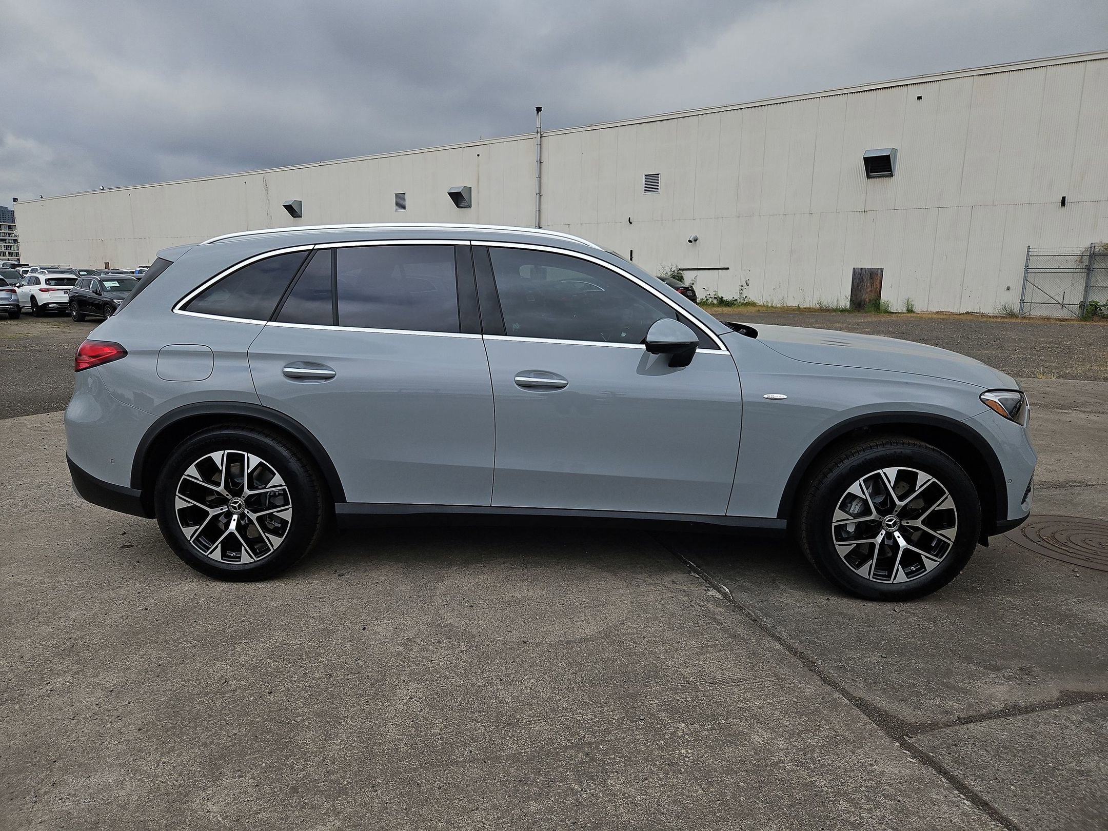 2025 Mercedes Benz GLC 350e 4MATIC photo 2