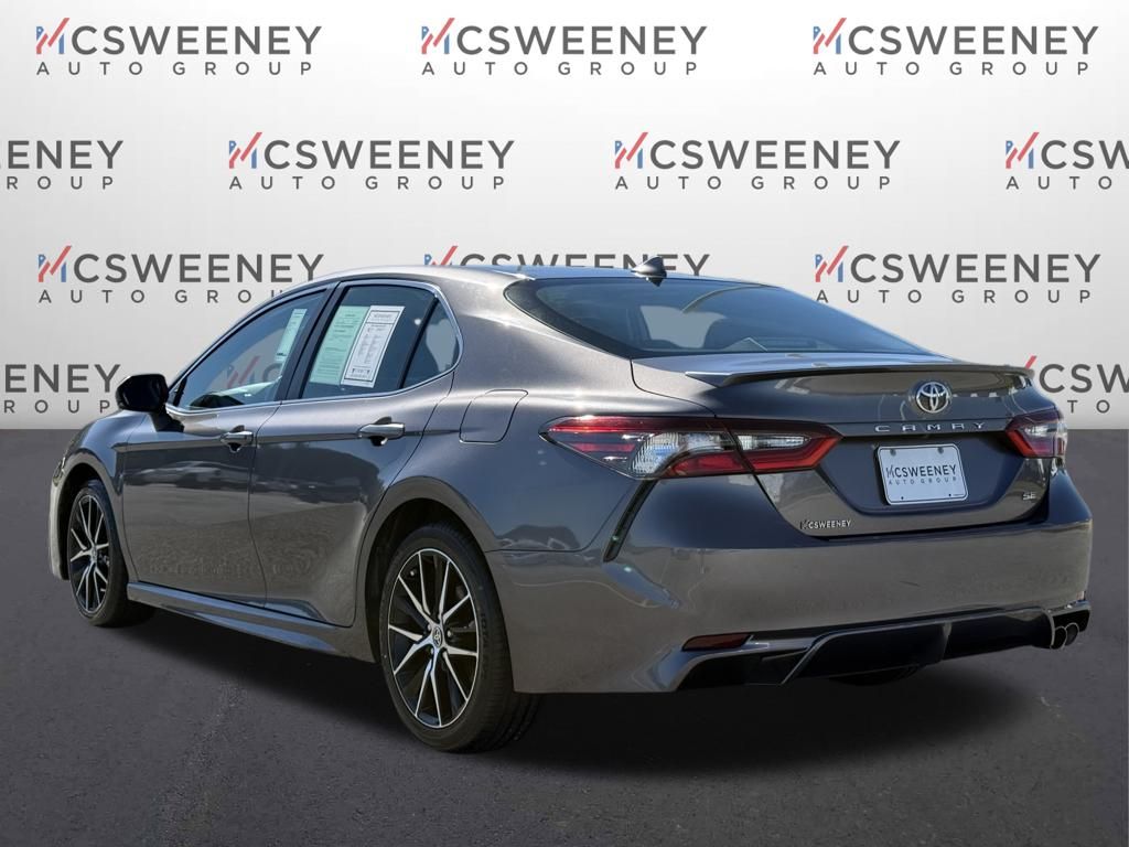 2023 Toyota Camry SE photo 3