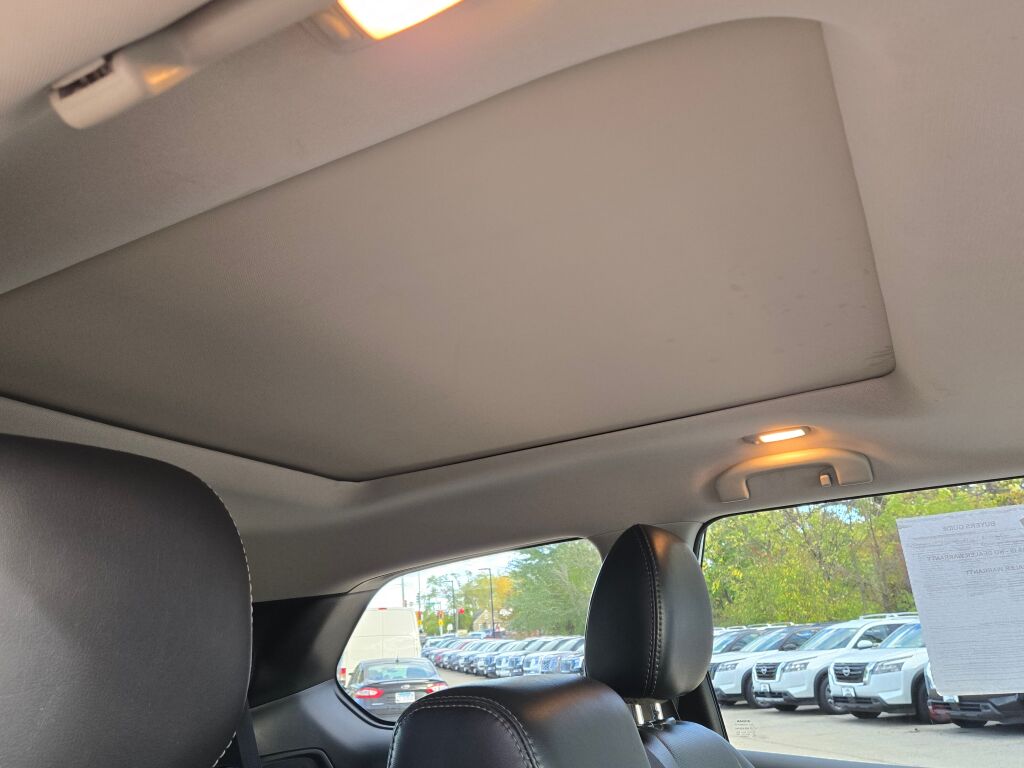 2019 Nissan Pathfinder Platinum photo 3