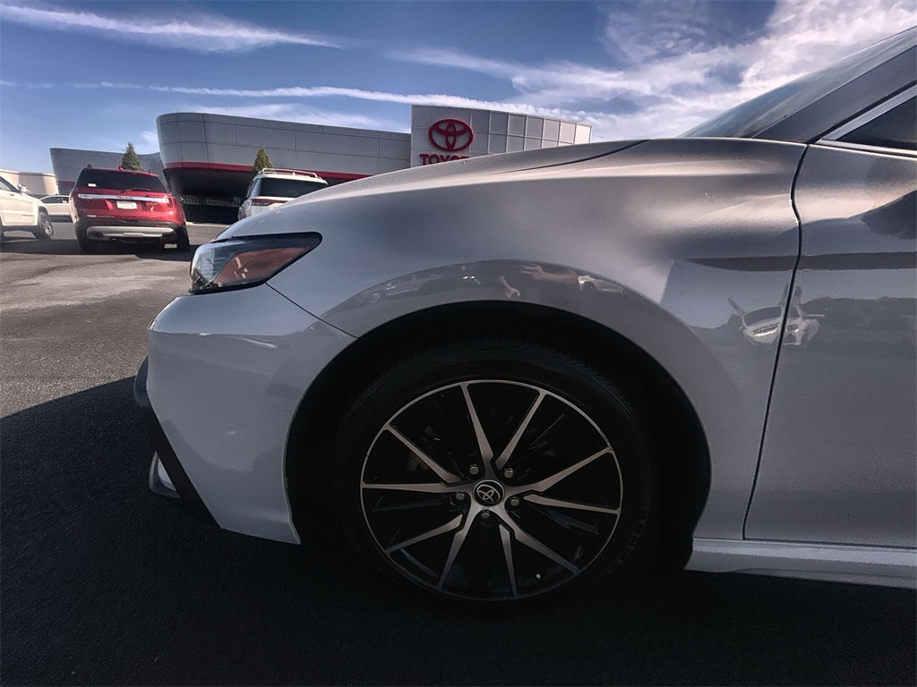 2023 Toyota Camry SE photo 16