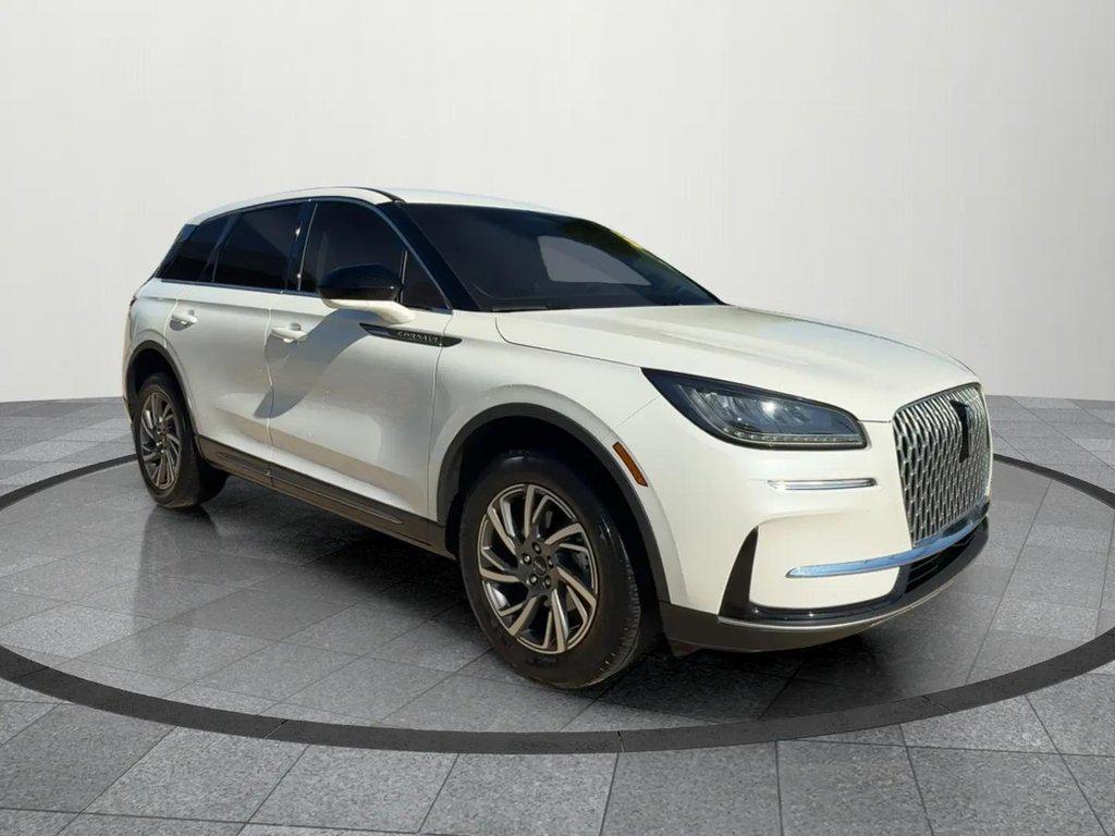 2023 Lincoln Corsair Base's photo