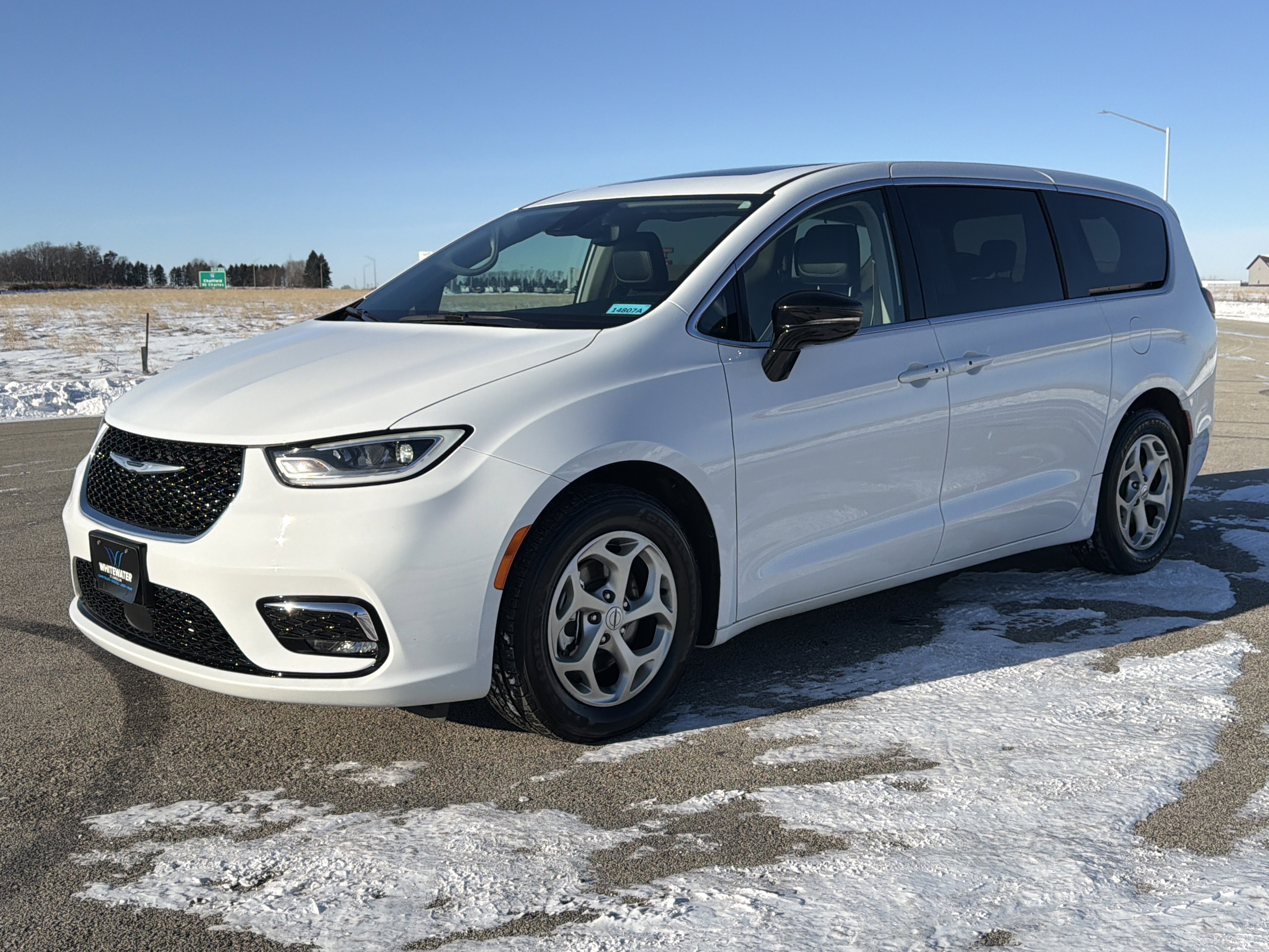 Used 2024 Chrysler Pacifica Limited with VIN 2C4RC1GGXRR108121 for sale in Burnsville, Minnesota