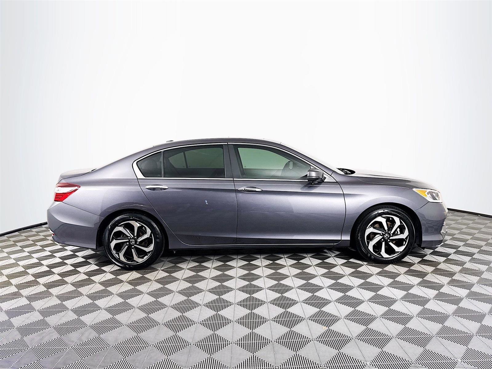 2016 Honda Accord EX-L photo 6