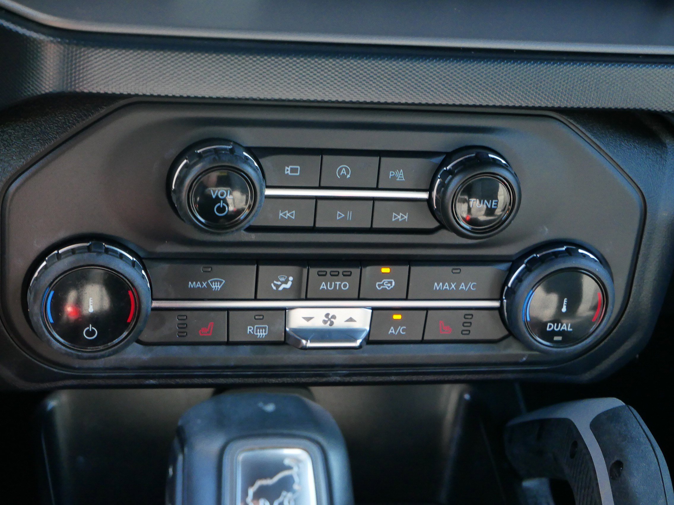 2022 Ford Bronco Outer Banks photo 23