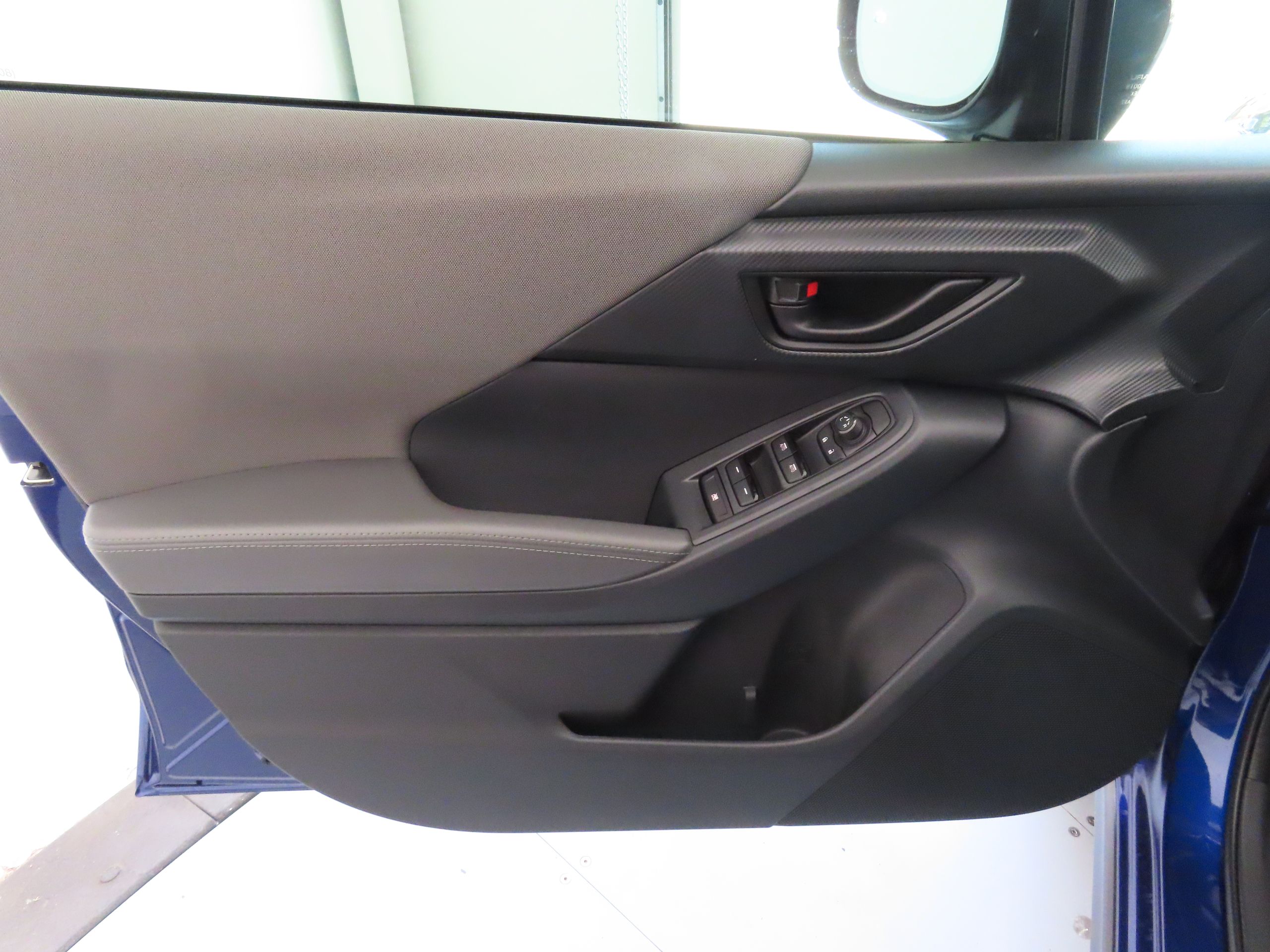 2025 Subaru Crosstrek Premium photo 9