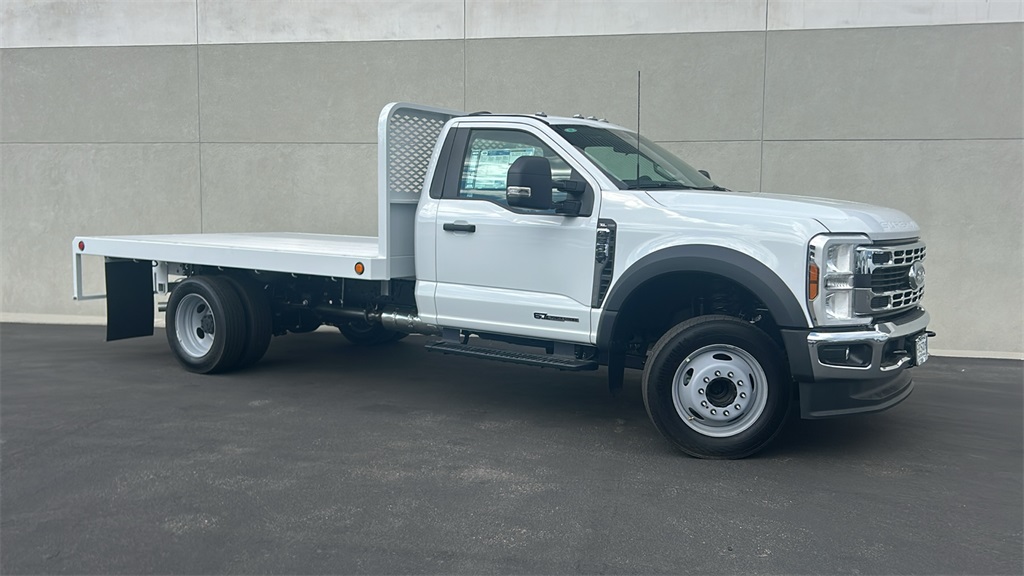 2025 Ford F-550 Super Duty Chassis Cab XL's photo