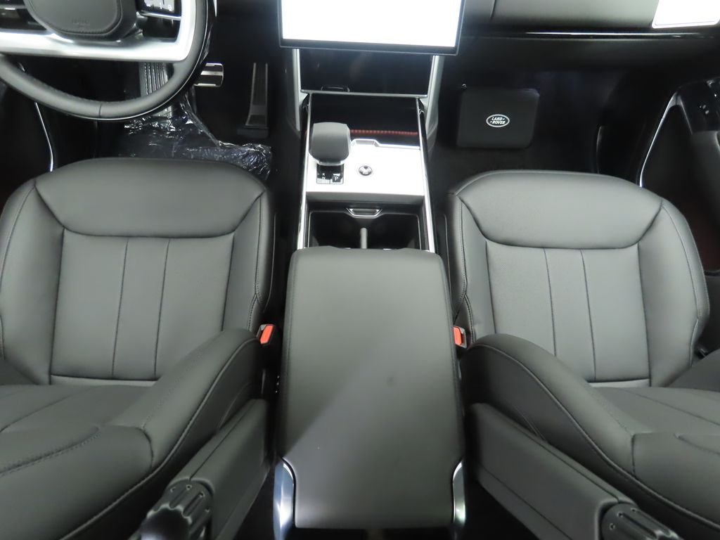 2025 Land Rover Range Rover SE photo 17