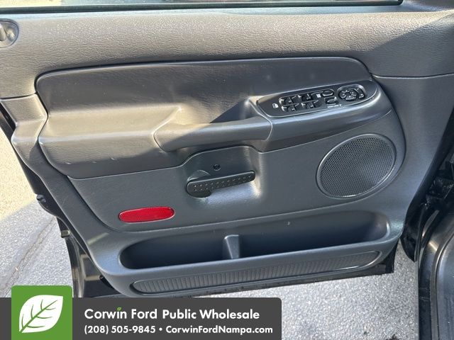 2003 Dodge Ram SLT photo 12