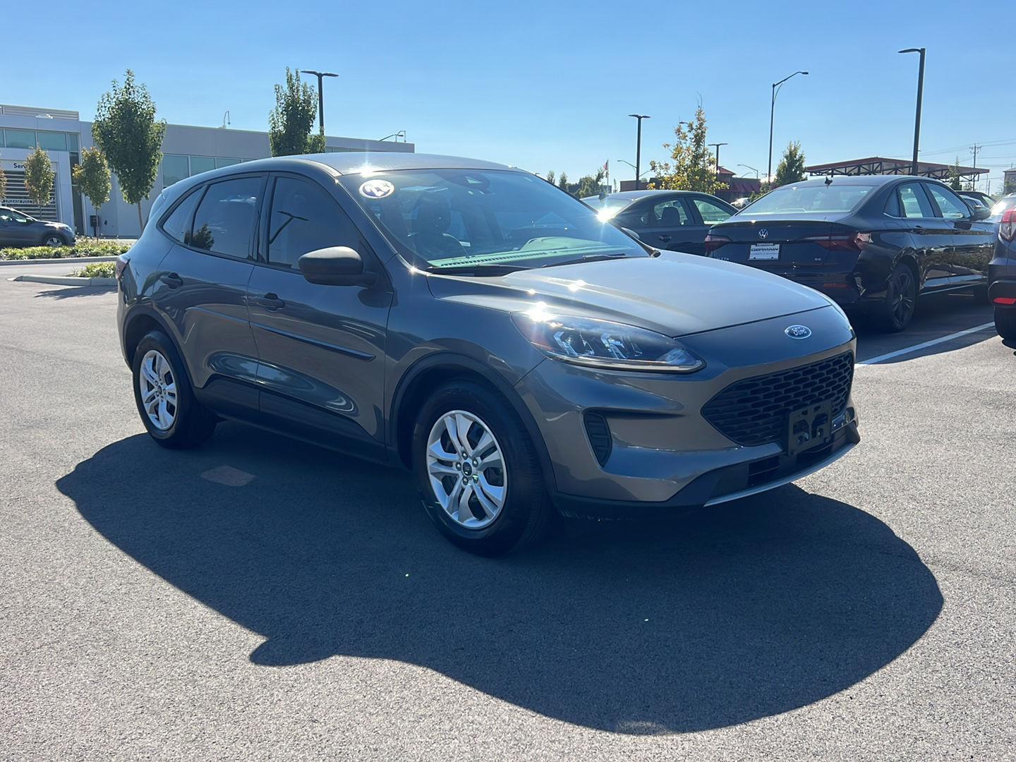 2022 Ford Escape S photo 3