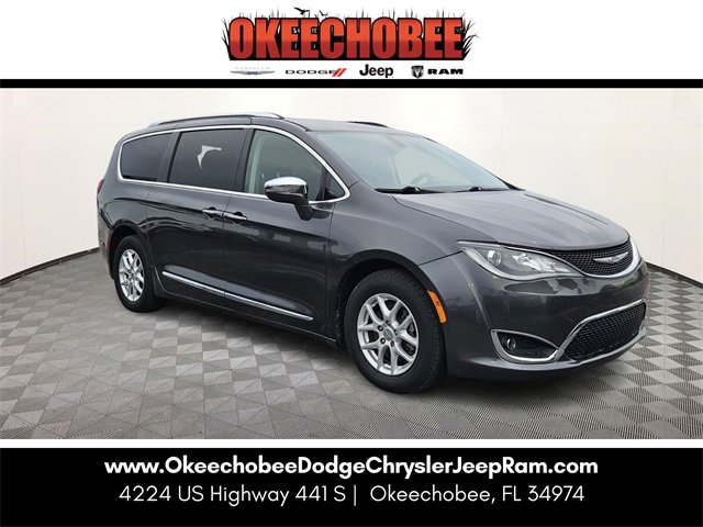 2020 Chrysler Pacifica Limited's photo