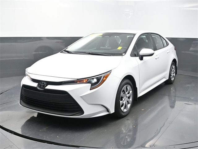 2026 Toyota Corolla LE's photo