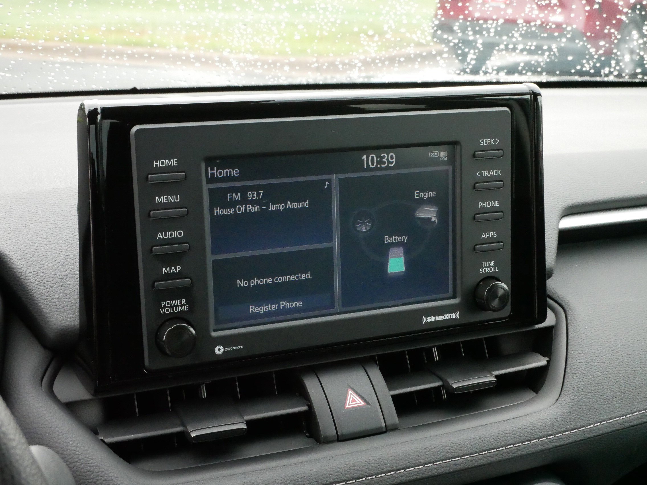 2021 Toyota RAV4 Hybrid XLE photo 19