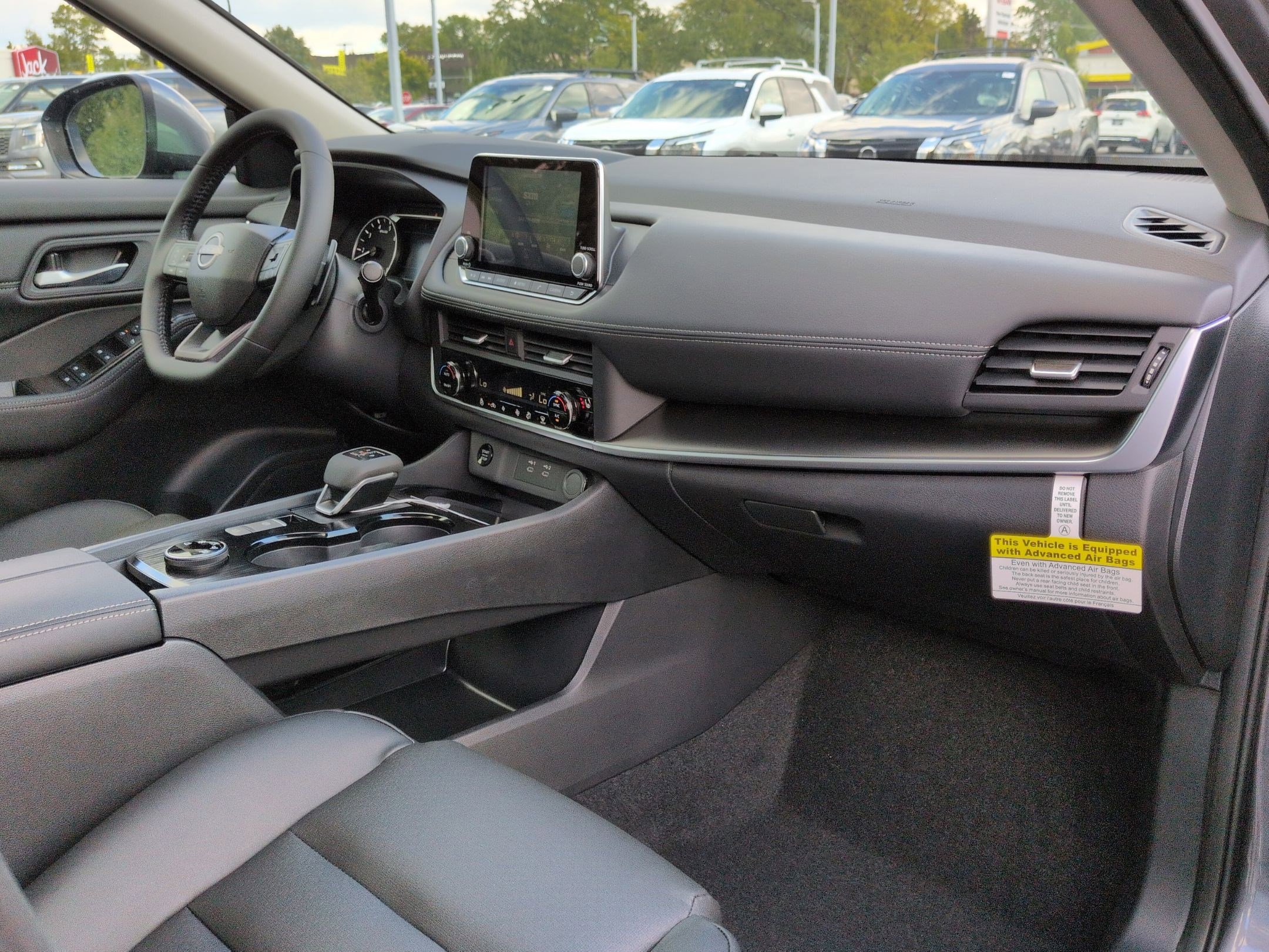 2026 Nissan Rogue SV photo 17