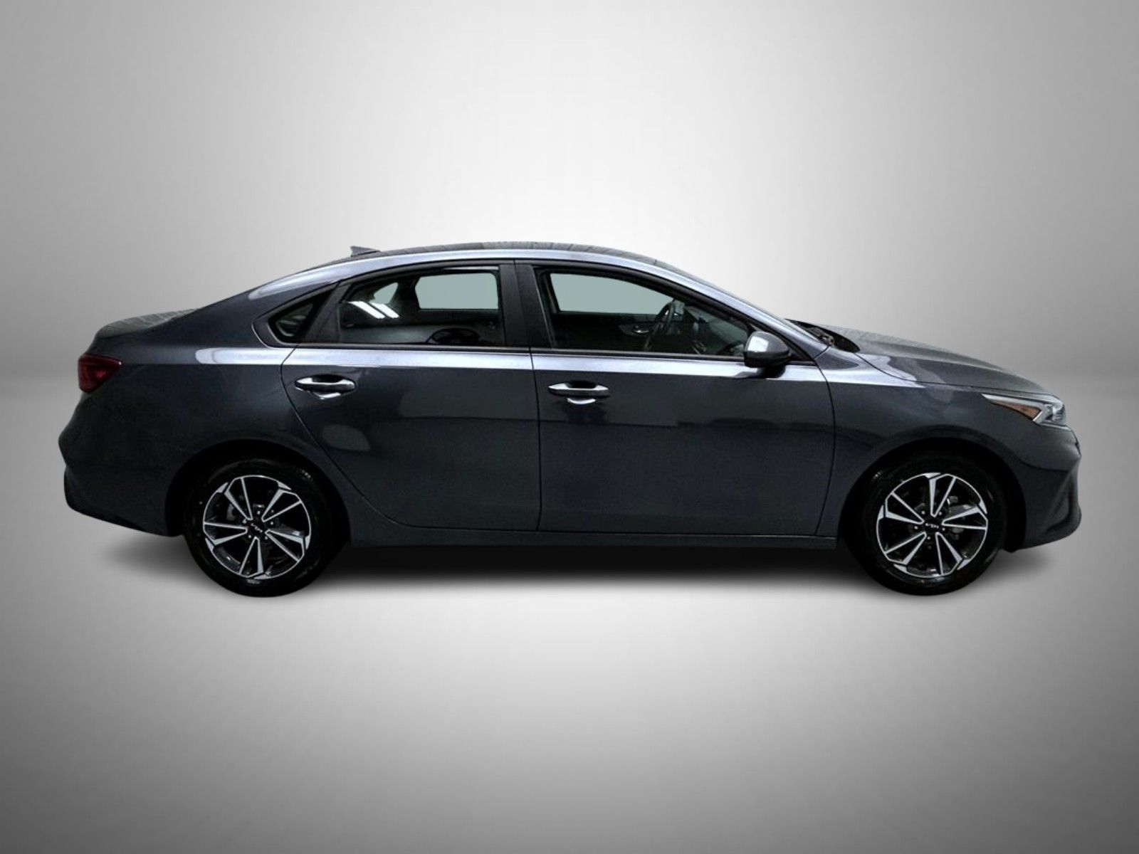 2023 Kia Forte LXS photo 4