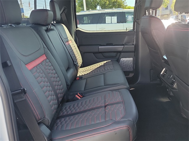 2025 Ford F-150 Lariat photo 19