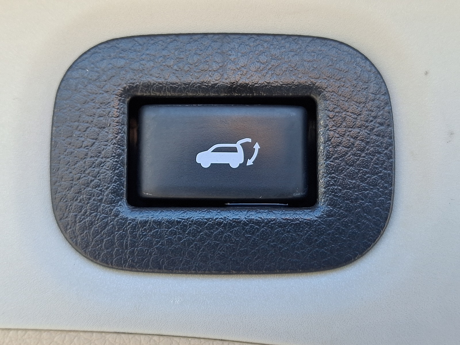 2019 Nissan Rogue SV photo 24