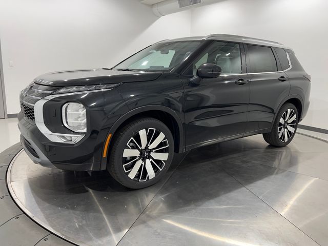 2025 Mitsubishi Outlander SEL Platinum Edition's photo