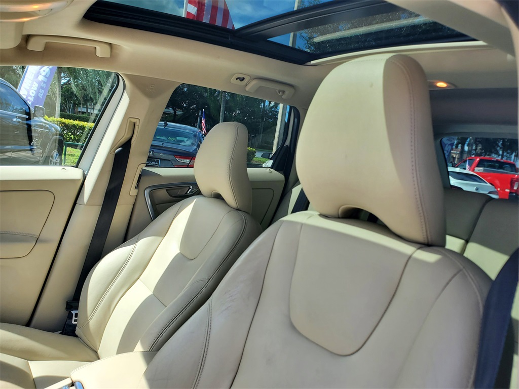 2016 Volvo XC60 T5 Drive-E Premier photo 15