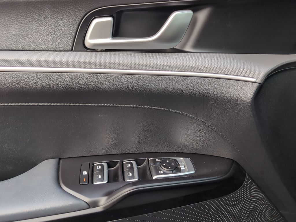 2024 Kia K5 GT-Line photo 22
