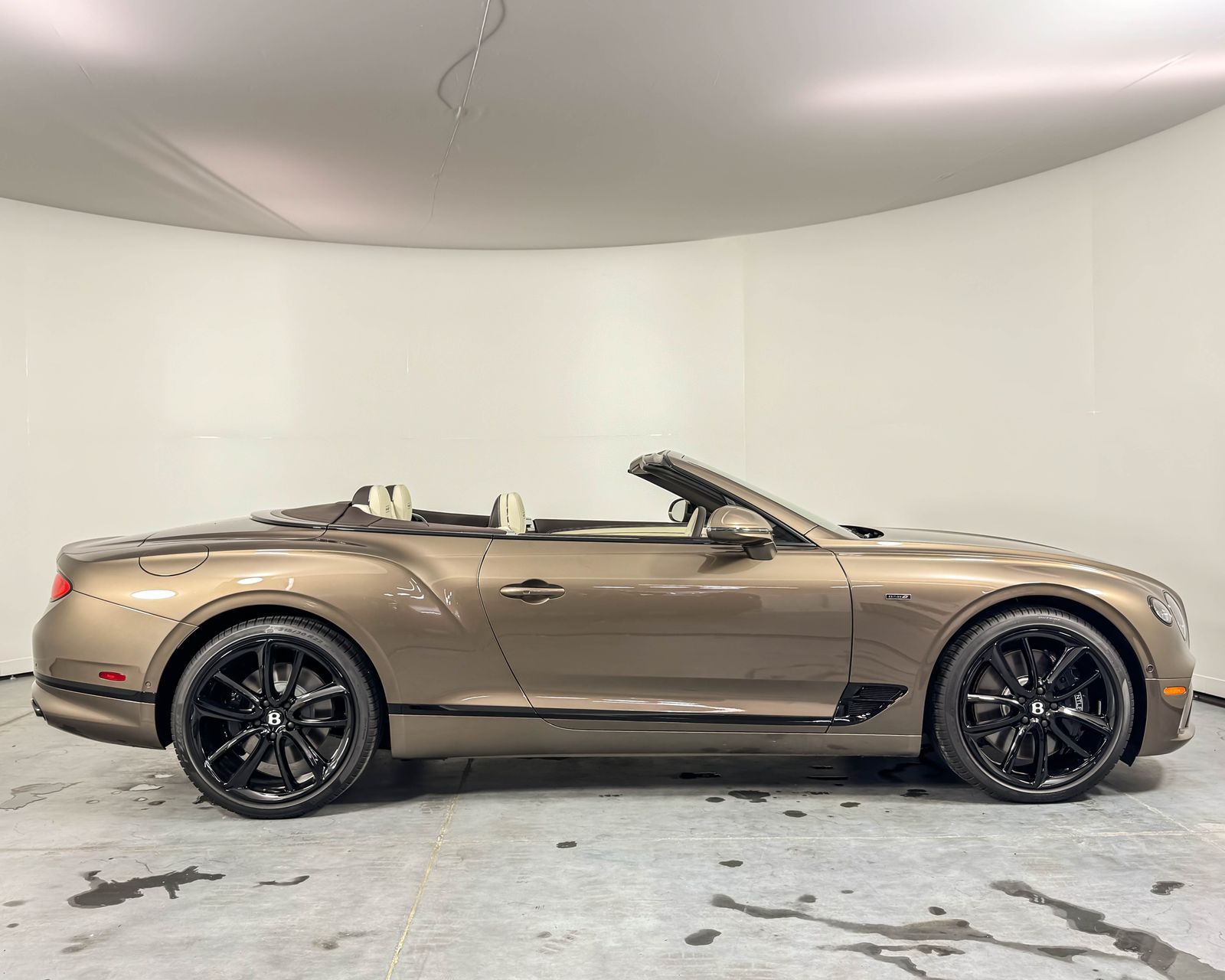 2024 Bentley Continental GTC photo 5