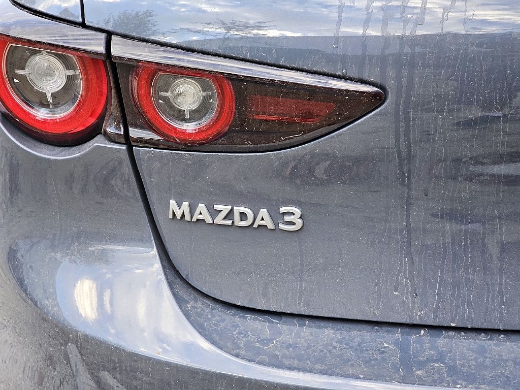 2023 Mazda Mazda3 2.5 s Carbon photo 2