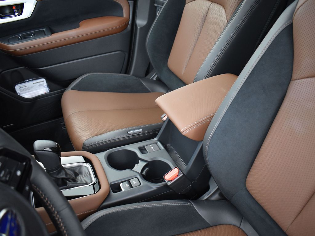 2025 Subaru Forester Touring photo 11