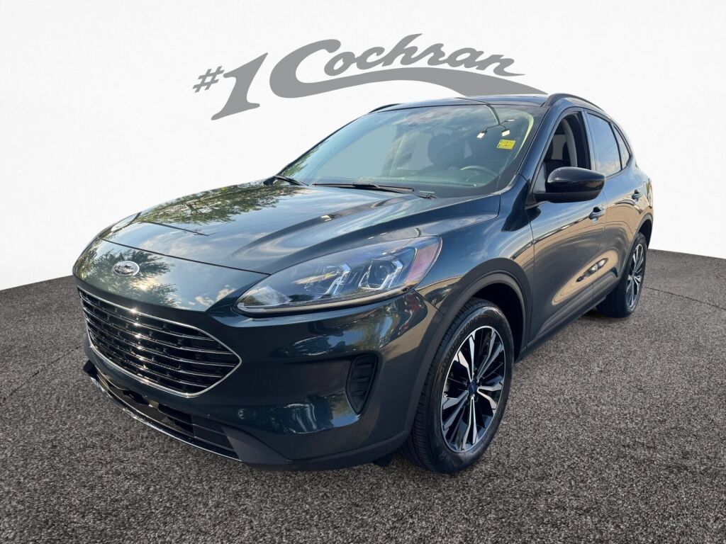 2022 Ford Escape SE photo 3