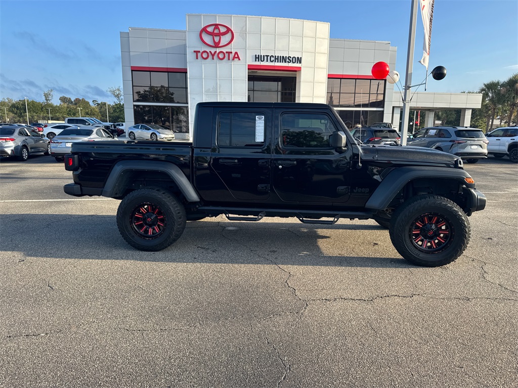 2022 Jeep Gladiator Sport photo 2