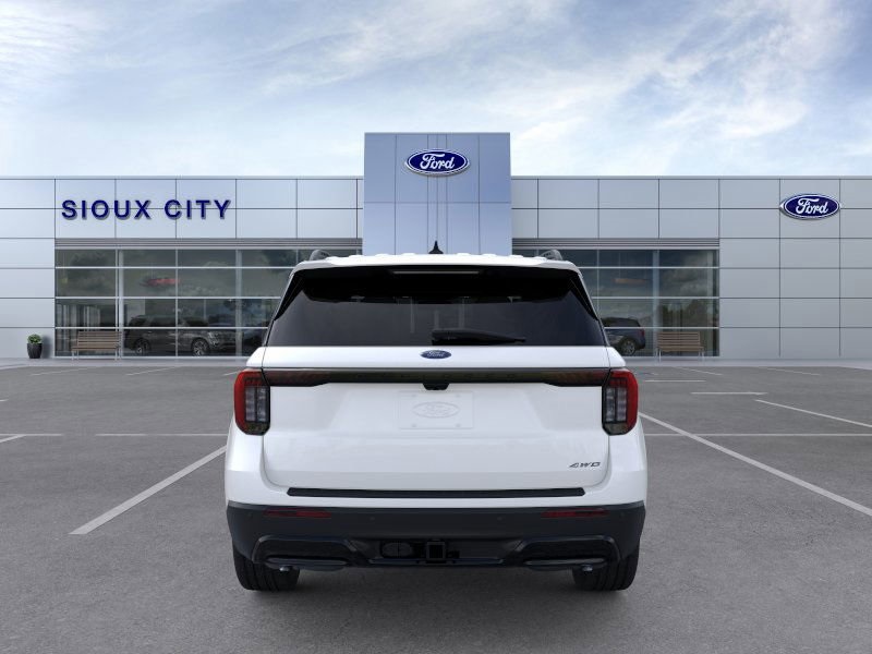 2026 Ford Explorer ST-Line photo 2