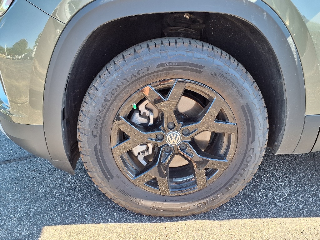 2025 Volkswagen Atlas Peak Edition SE photo 4