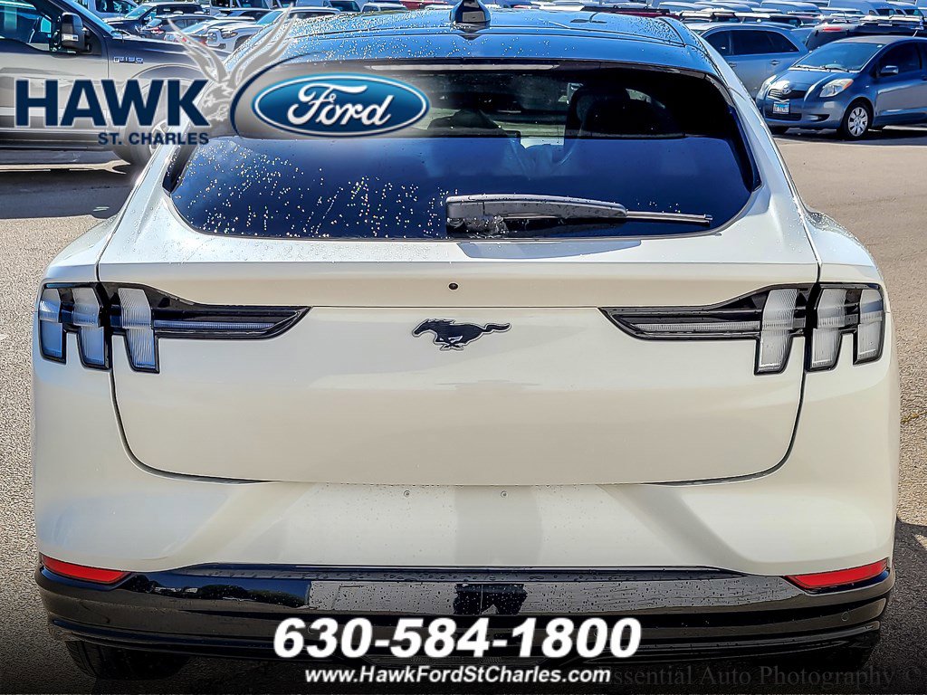 2025 Ford Mustang Mach-E Premium photo 4