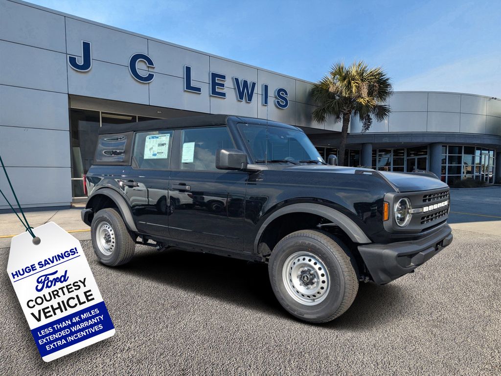 2025 Ford Bronco 4-Door Base's photo