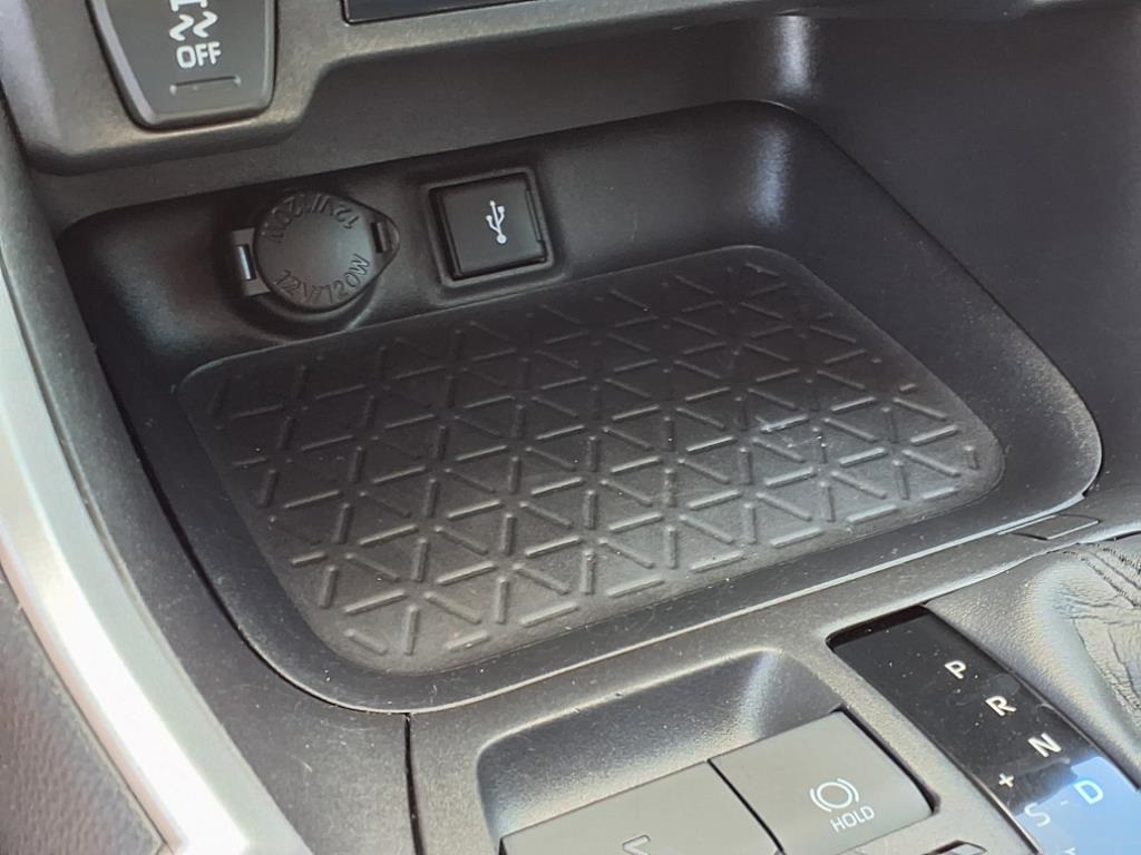 2022 Toyota RAV4 XLE Premium photo 20