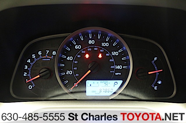 2015 Toyota RAV4 LE photo 4