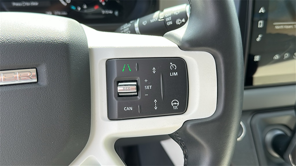 2024 Land Rover Defender 130 S photo 15
