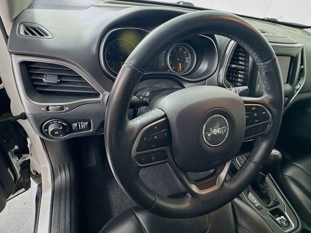 2019 Jeep Cherokee Latitude photo 11
