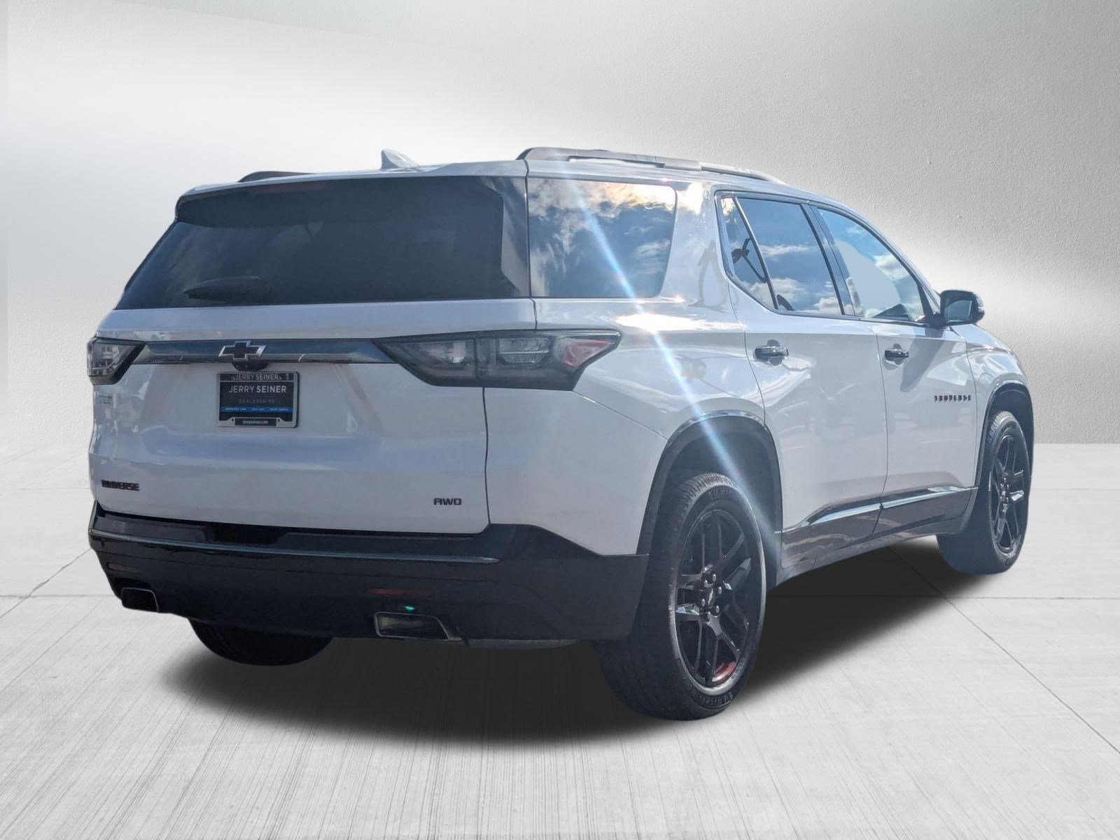 2020 Chevrolet Traverse Premier photo 3